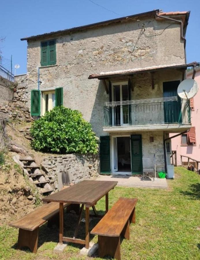 Casa Vacanze Alloro Mangia Bagian luar foto